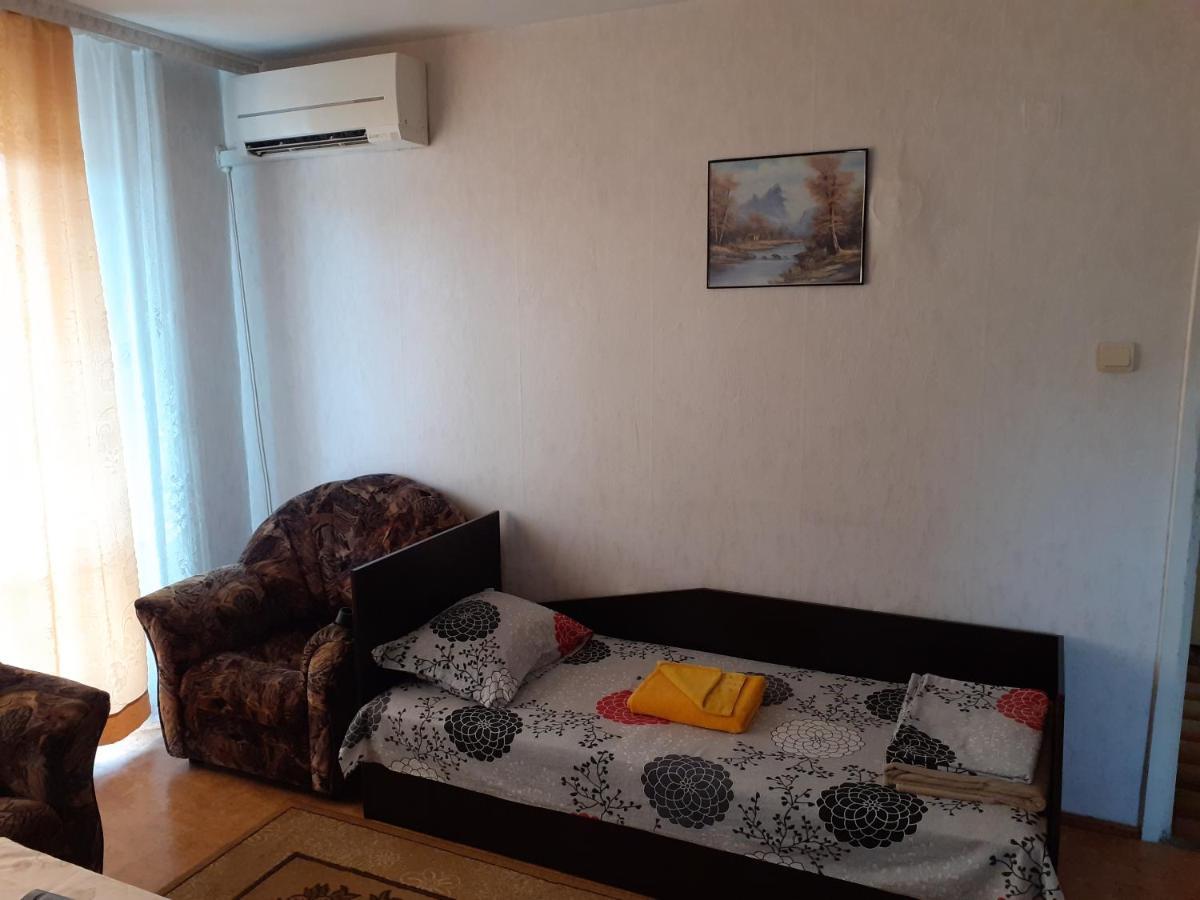 Retro Apartment Malko Turnovo Екстер'єр фото